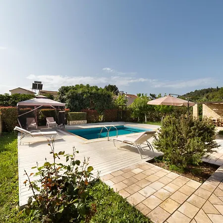 Apolafsi Lejlighedshotel