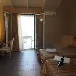 Apolafsi Aparthotel *